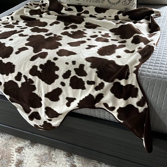 Charter Club Brown and White Patterned Throw - Picture 6 of 10